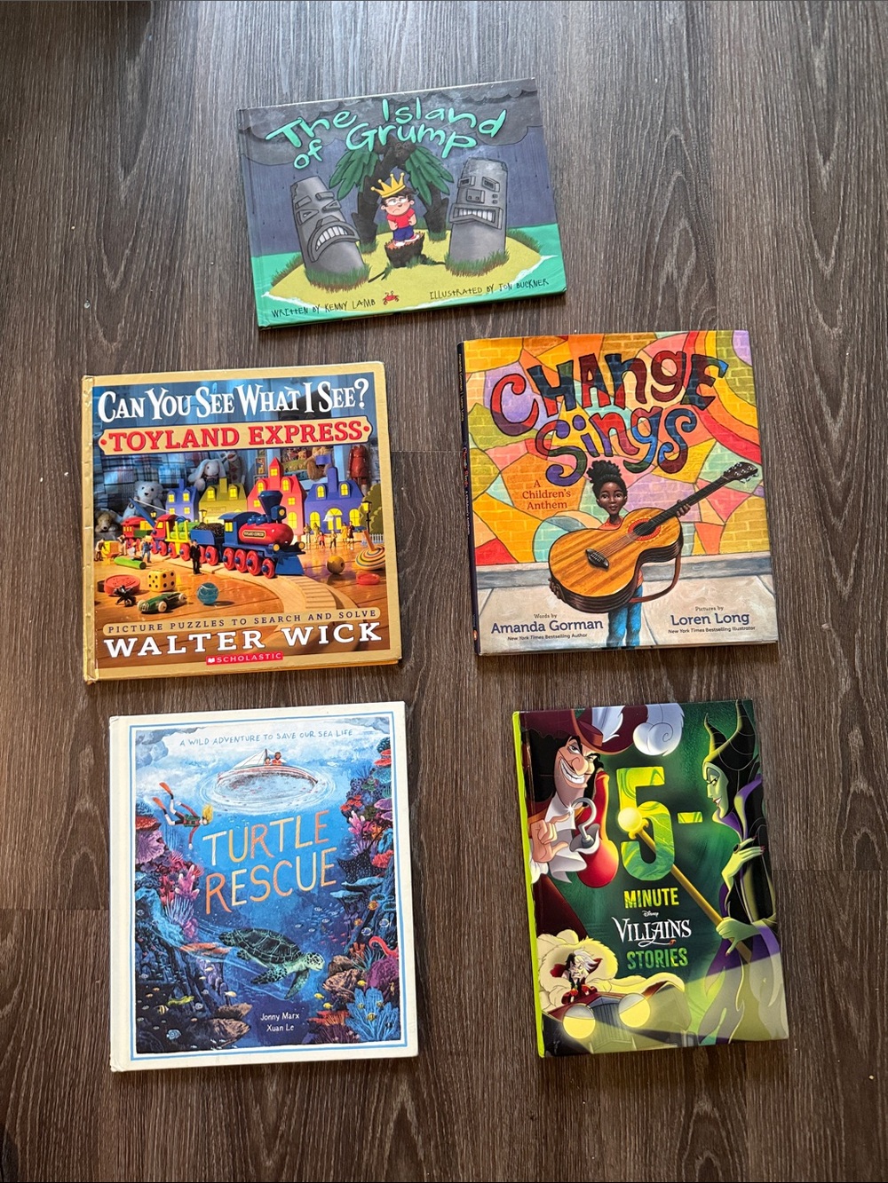 Disney 5-Minute Villains Stories Book - Black, Green, Purple, Yellow